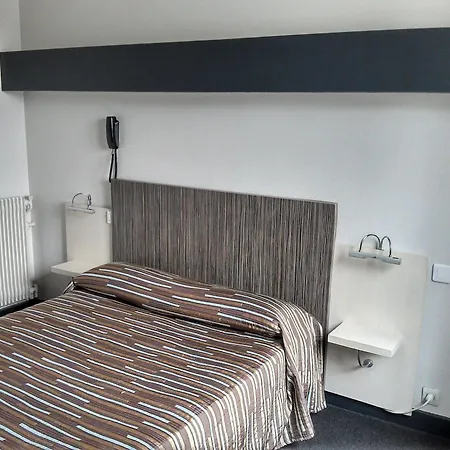 Acqs Hotel 2*